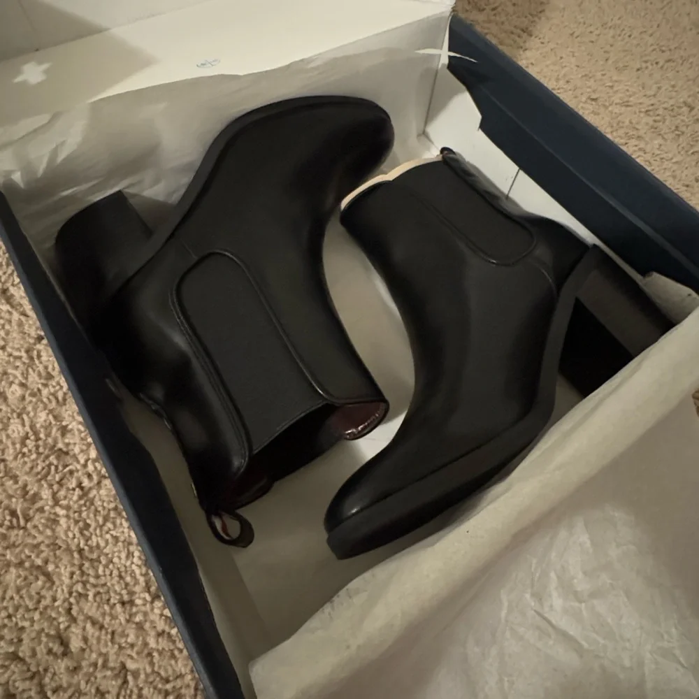 Tommy Hilfiger Womens Chelsea Boots women’s size 8
